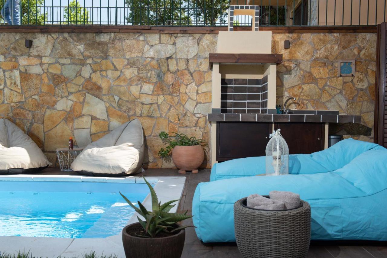 Dandy Villas Nea Roda - Melodic Waves - Private - Pool - Parking - Cellar Екстериор снимка