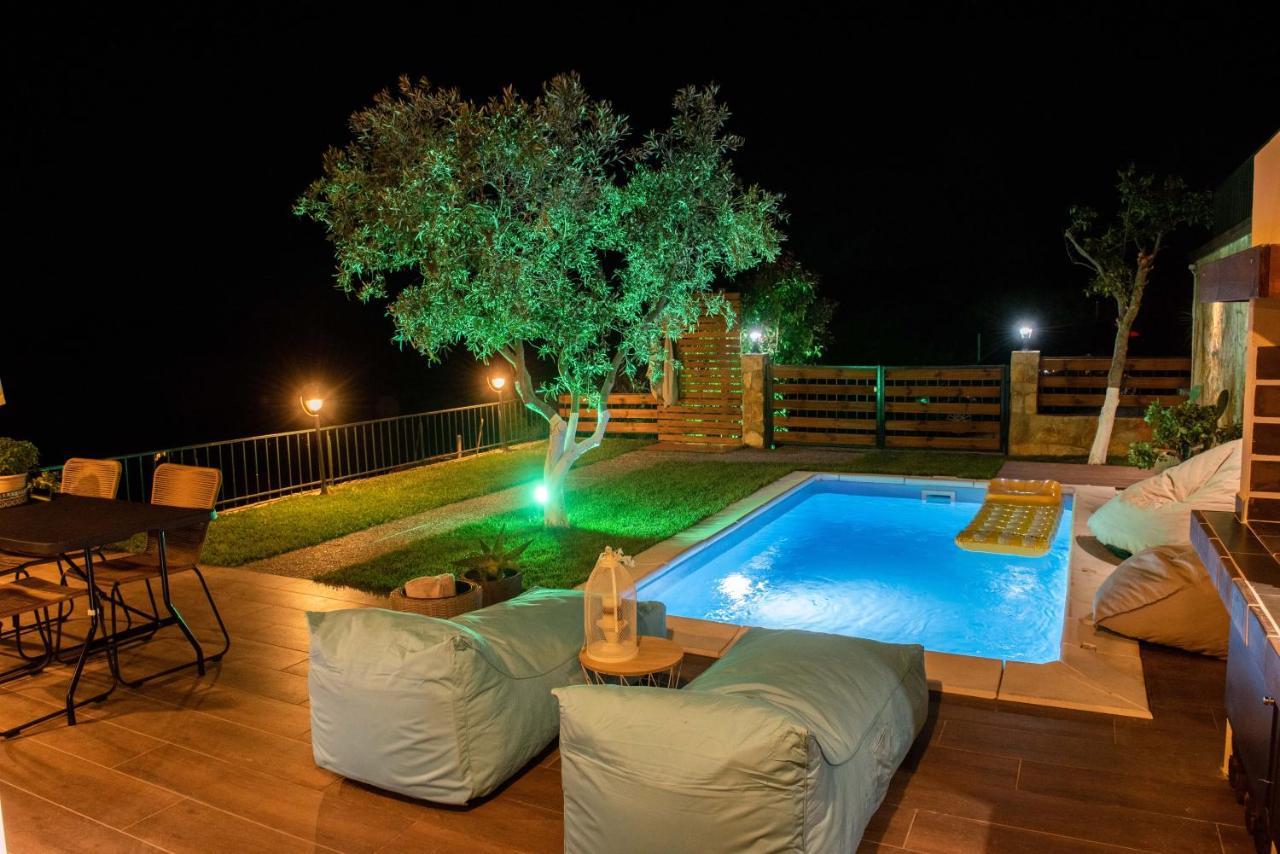 Dandy Villas Nea Roda - Melodic Waves - Private - Pool - Parking - Cellar Екстериор снимка