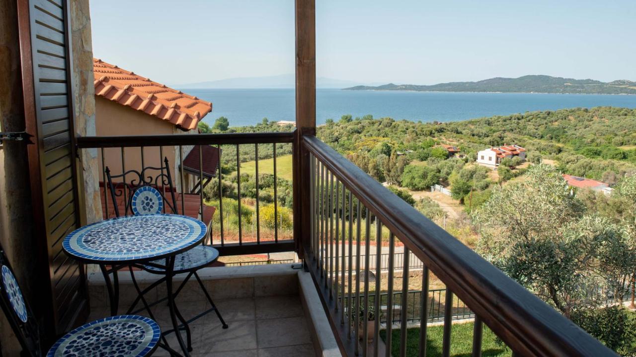 Dandy Villas Nea Roda - Melodic Waves - Private - Pool - Parking - Cellar Екстериор снимка